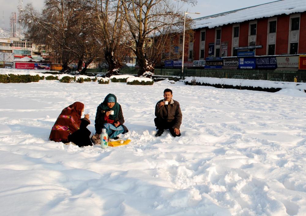 The Weekend Leader - Cold wave grips J&K, Ladakh